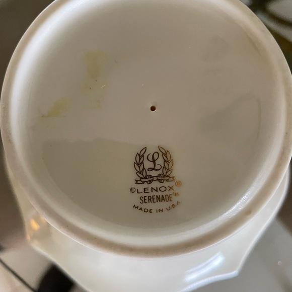 Lenox Serenade Pedestal Bowl with Gold Trim -Final firm price - Picture 3 of 3